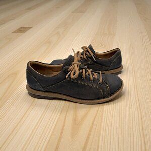 Born Trevan Distressed Suede Lace-Up Oxford Sneaker– Women’s 7.5 / 38.5 Brown